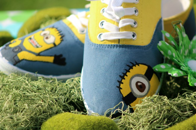 How to make handpainted Minion shoes