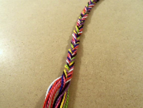 how to make a fishtail bracelet with string