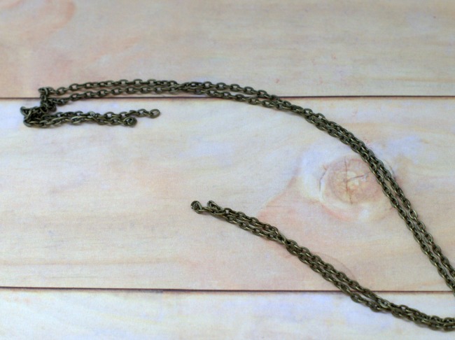 two-pieces-of-chain-650