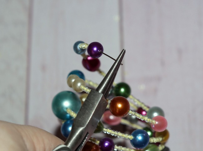 vintage-pearl-bracelet-ending