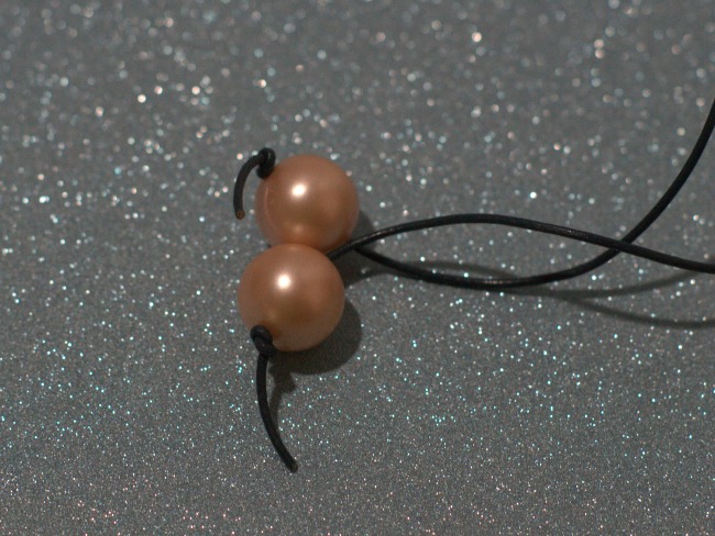 How to make a pearl and leather lariat necklace