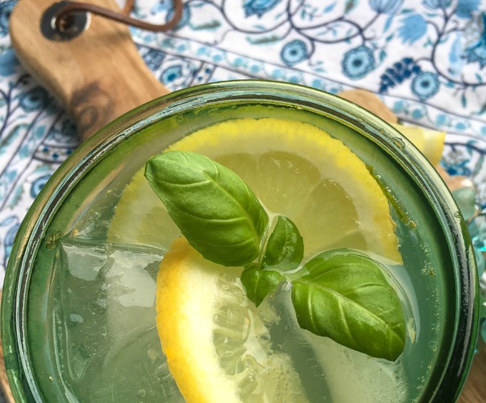 Lemon Herb Spritzer cocktail