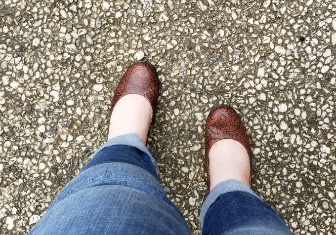 blue white pumps