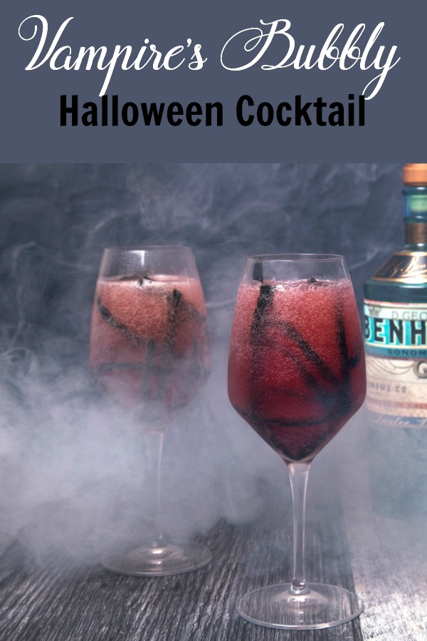 The perfect spooky cocktail for your Halloween festivities | Gin | Prosecco | Drink Recipe | Party | Wine | Entertaining #cocktails #cocktailrecipe #wine