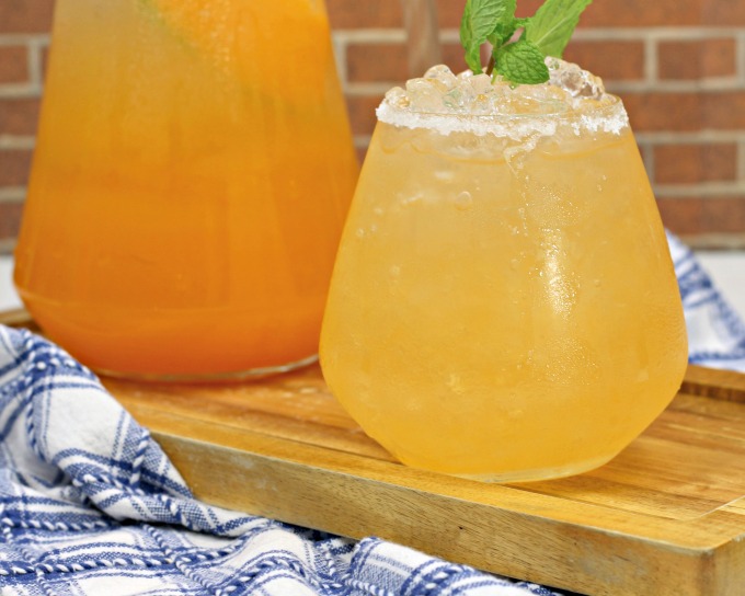 Cantaloupe tequila spritzer cocktail recipe