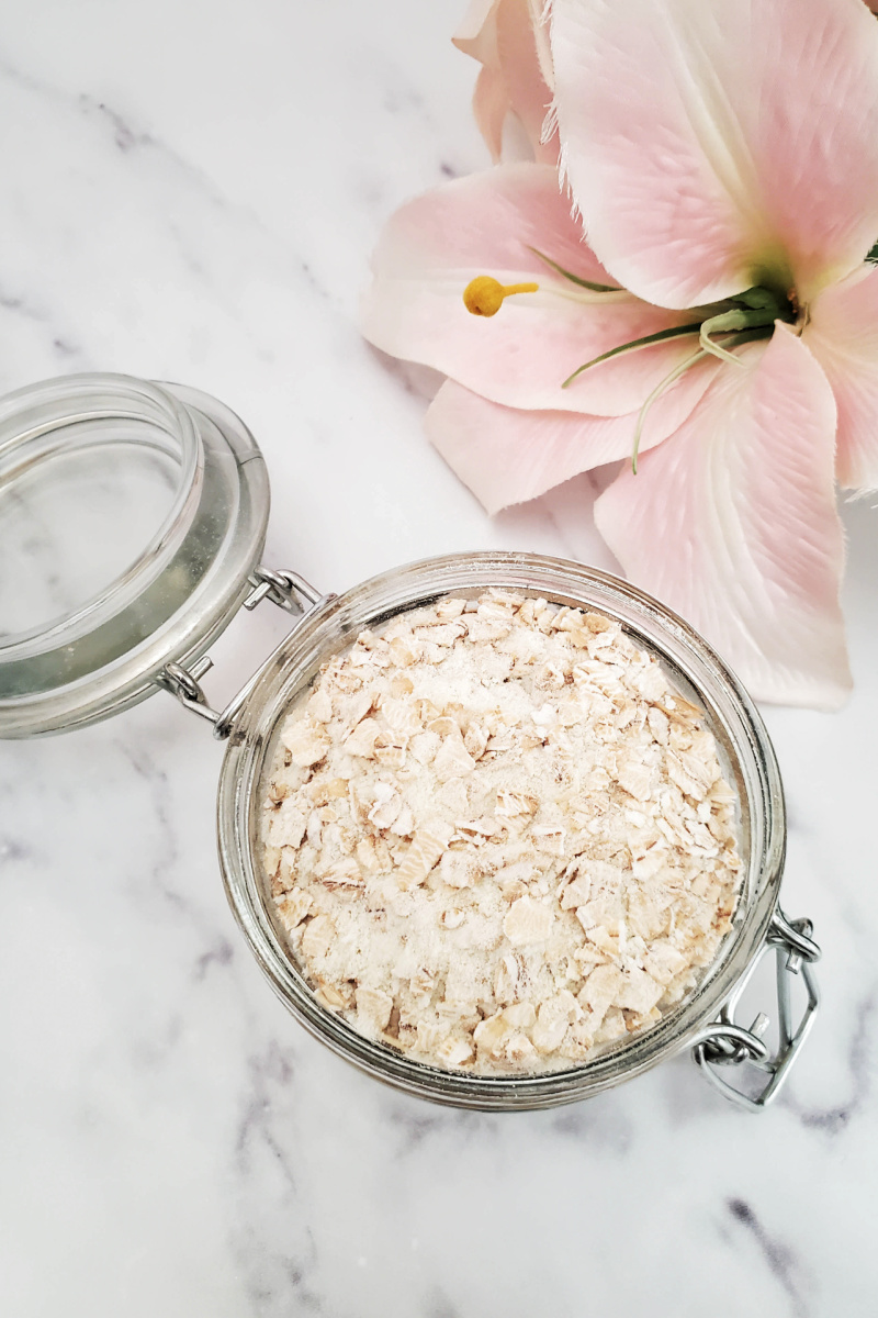 How to make a soothing oatmeal milk bath 