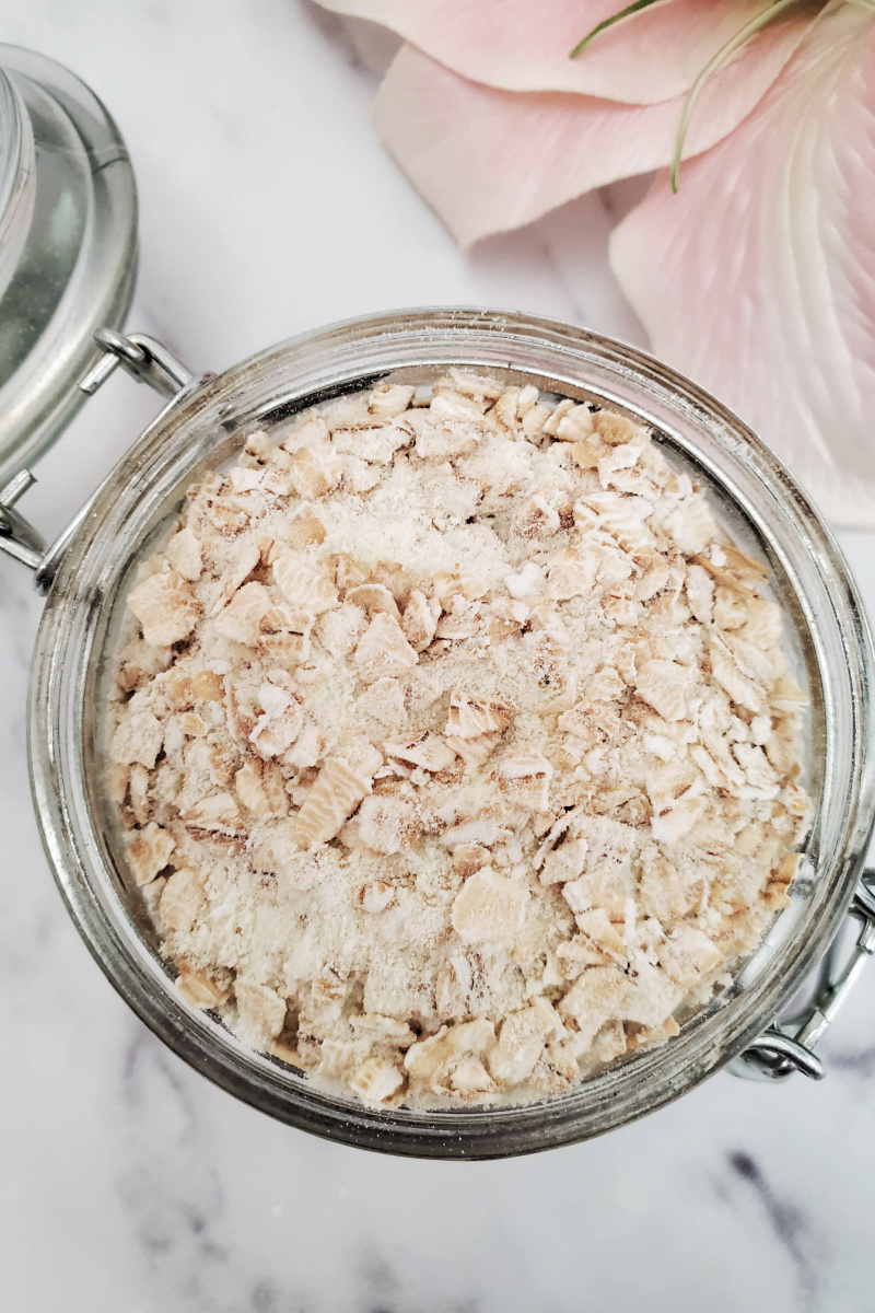 DIY Soothing oatmeal milk bath