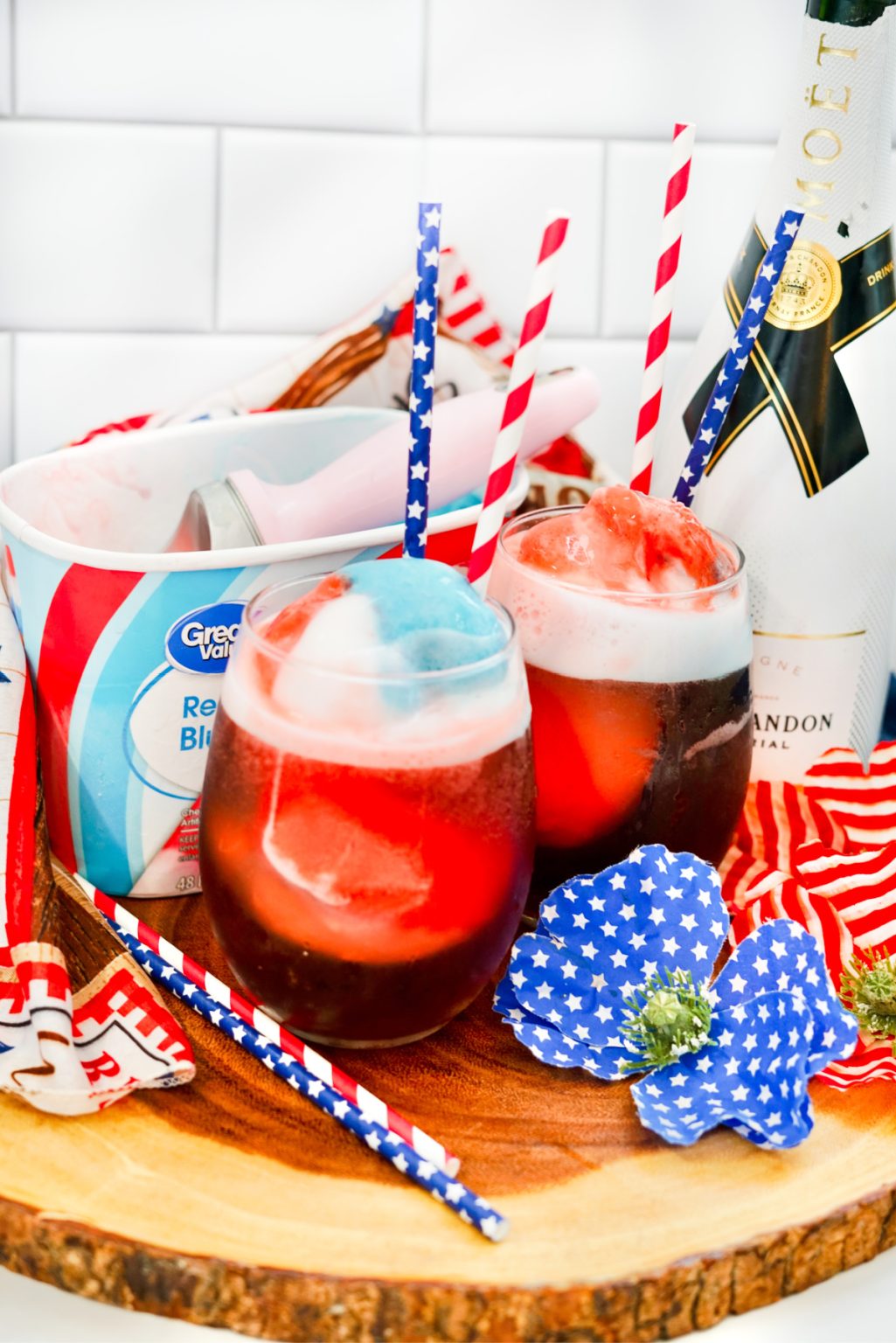 Celebrate With Patriotic Champagne Floats - Style On Main