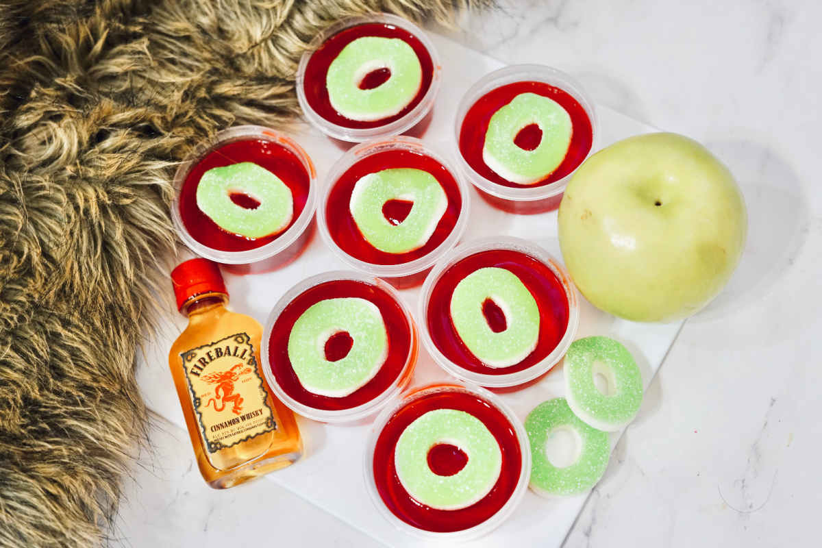 cinnamon cranberry apple jello shots 