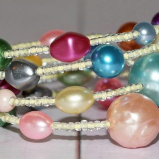 DIY Vintage Pearl Memory Wire Bracelet