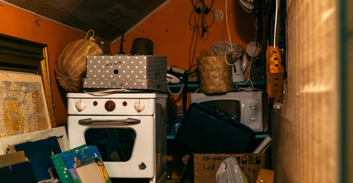 A room filled with lots of clutter and boxes