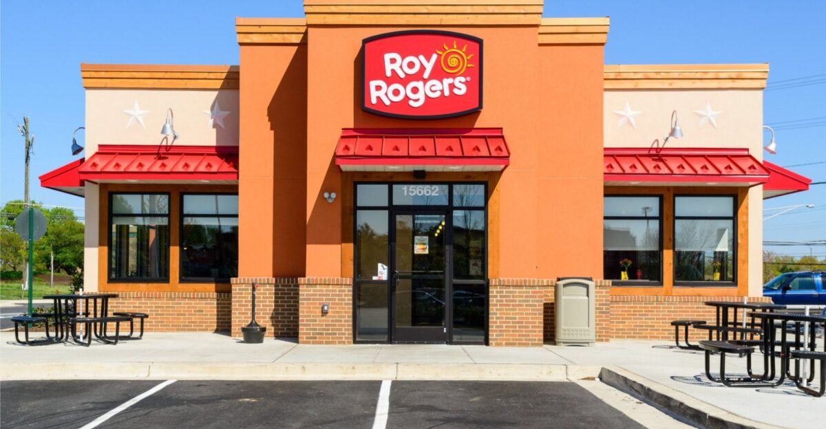 Roy Rogers Franchise Company LLC is a chain of fast food restaurants primarily located in the Mid-Atlantic and Northeastern United States The chain originated as the rebranding of the RoBee s House of Beef chain of Fort Wayne Indiana acquired by the Marriott Corporation in February 1968 However Marriott first used the Roy Rogers Roast Beef name on conversions of the company s Junior Hot Shoppes in the Washington D C area in April 1968 then the existing RoBee s stores An aggressive nationwide franchising campaign was launched At its peak the chain included over 600 locations The chain now has 41 locations in seven states either company owned or franchised by Ryan Crowley