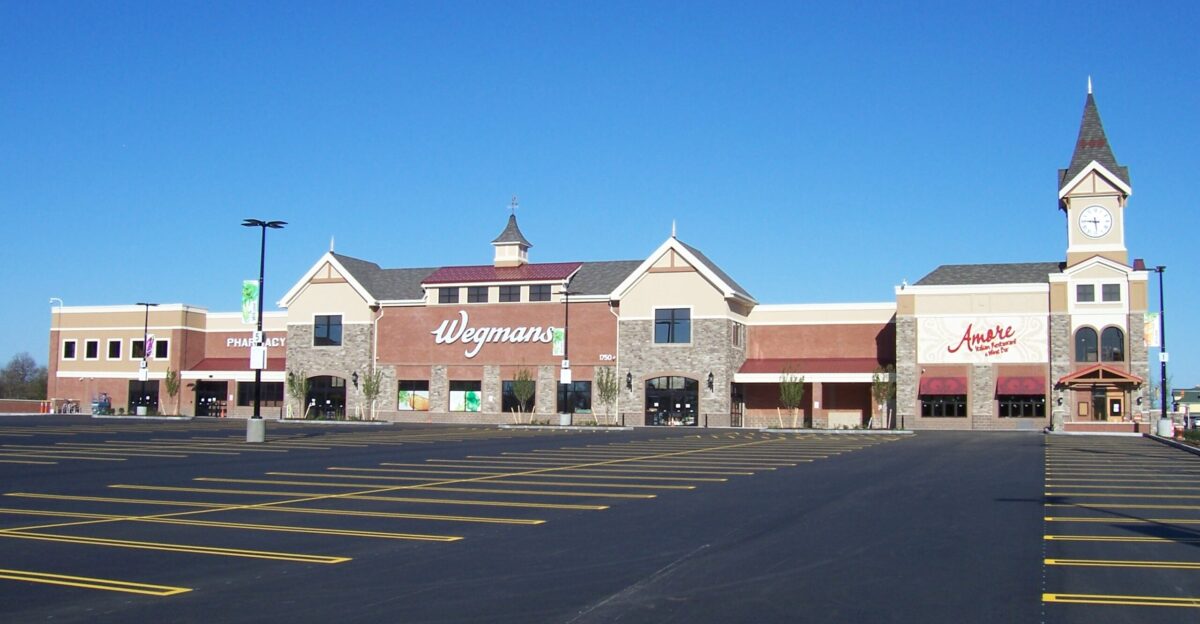 The East Avenue en Wegmans in en Rochester New York two weeks before its opening in 2013
