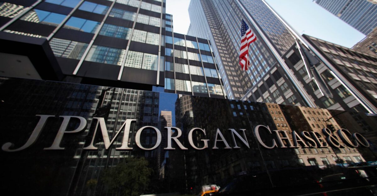 JPMorgan amasses deposits as customers move money to largest U S