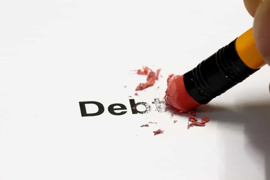 Reasons Why You Should Pay Off Your Debt by Sonambulistas