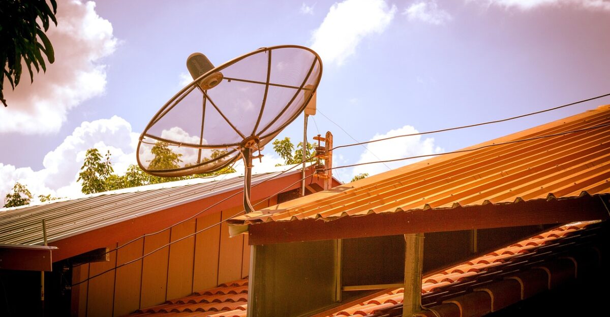 satellite dish roof television antenna tv house tv antenna live via satellite radio the antenna on the roof receiver signal antenna house satellite tv building network telecommunications broadcast channel horn antenna satellite dish satellite dish satellite dish satellite dish satellite dish tv antenna