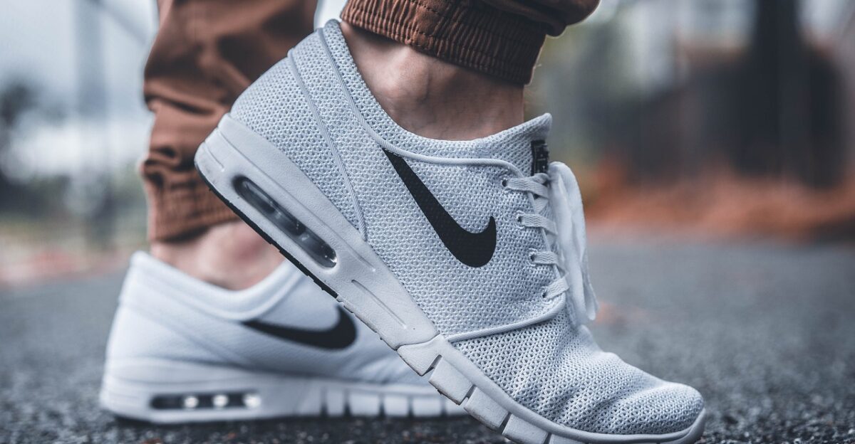 feet footwear nike shoes sneakers white shoes fashion rubber shoes nike shoes nike nike shoes shoes shoes shoes shoes sneakers