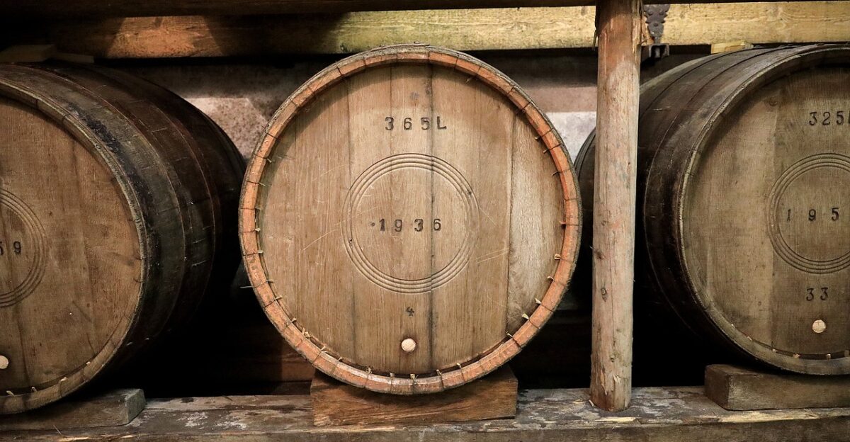barrel wooden barrel barrels most storage wood wine barrels basement cellar old wooden barrels apple cider barrel barrel barrel barrel barrel