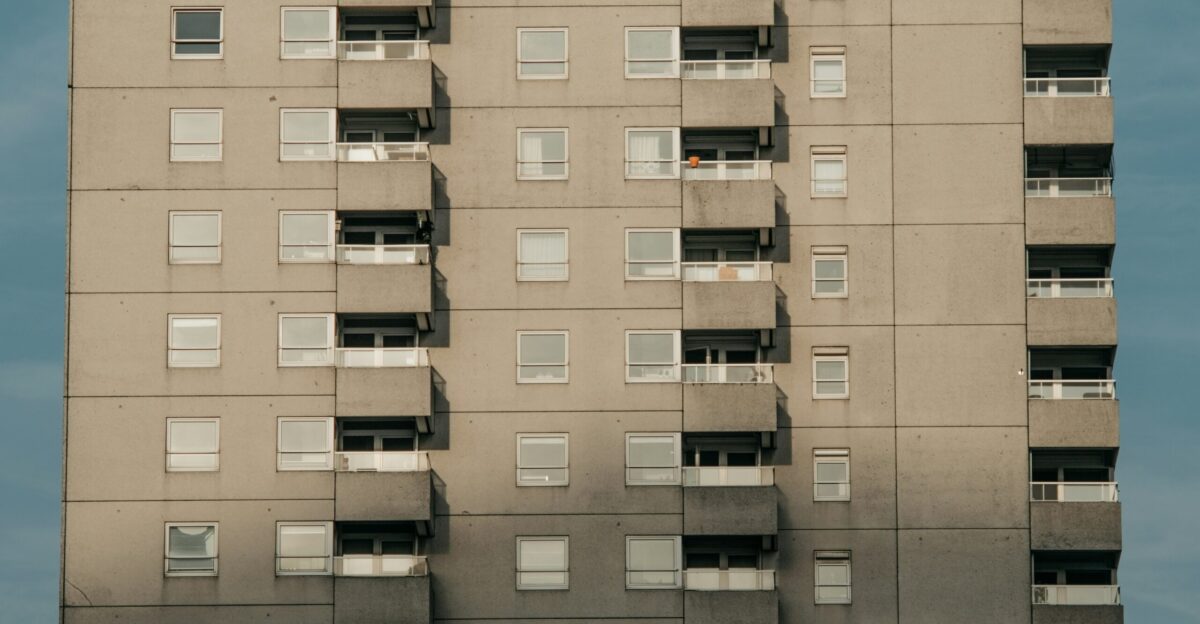 gray concrete building