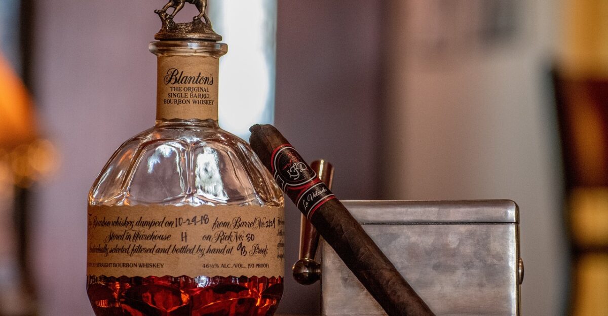 bourbon cigar lifestyle drink alcohol spirits whisky vintage whiskey bourbon bourbon bourbon bourbon bourbon cigar cigar whisky whisky whiskey